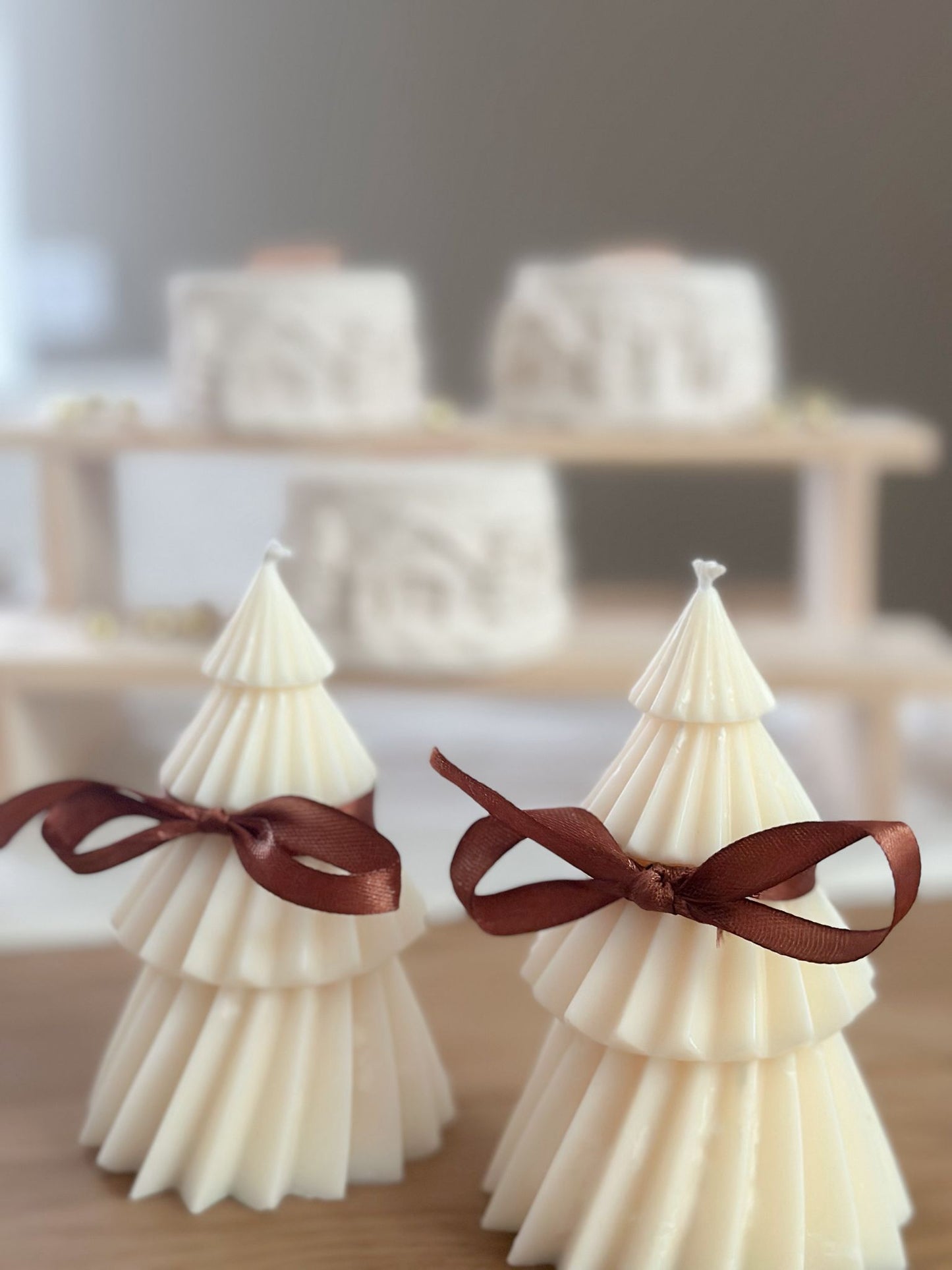 Weihnachtsbaum- Kerze aus natürlichem Rapswachs